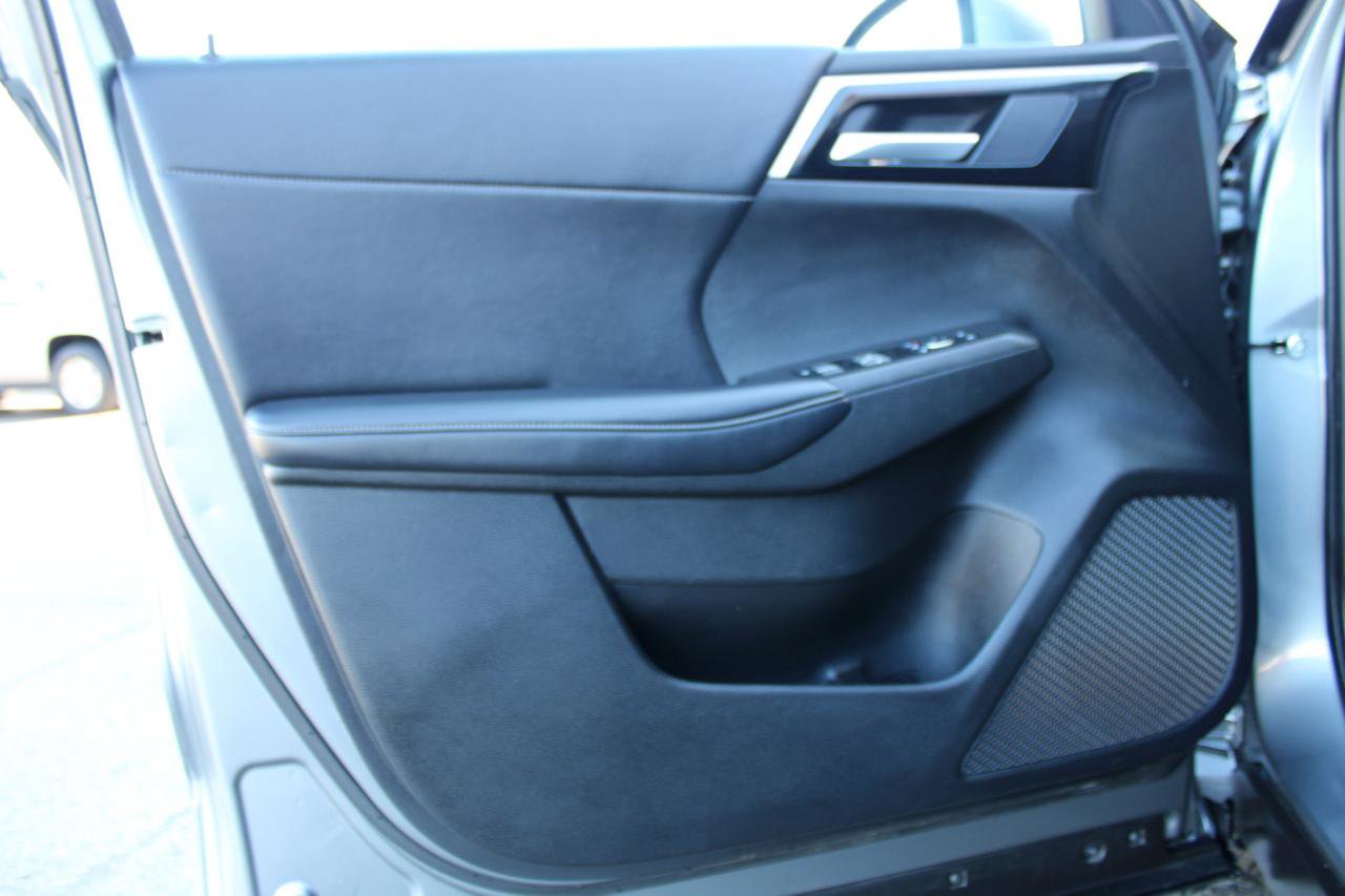 Used 2024 Mitsubishi Outlander SE Black Edition image 15