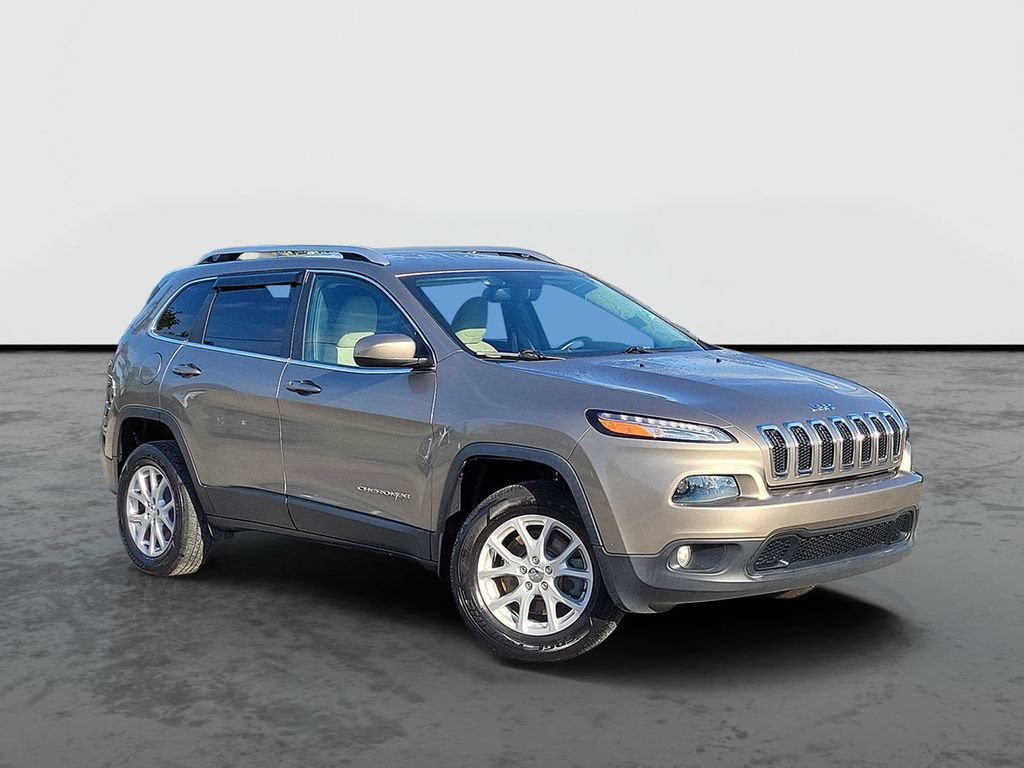 Used 2017 Jeep Cherokee Latitude w/ Comfort/Convenience Group