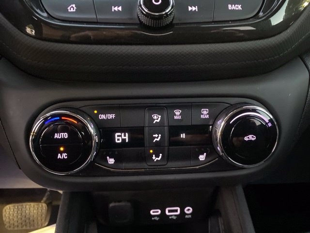 Used 2022 Chevrolet TrailBlazer LT w/ Convenience Package FWD image 16