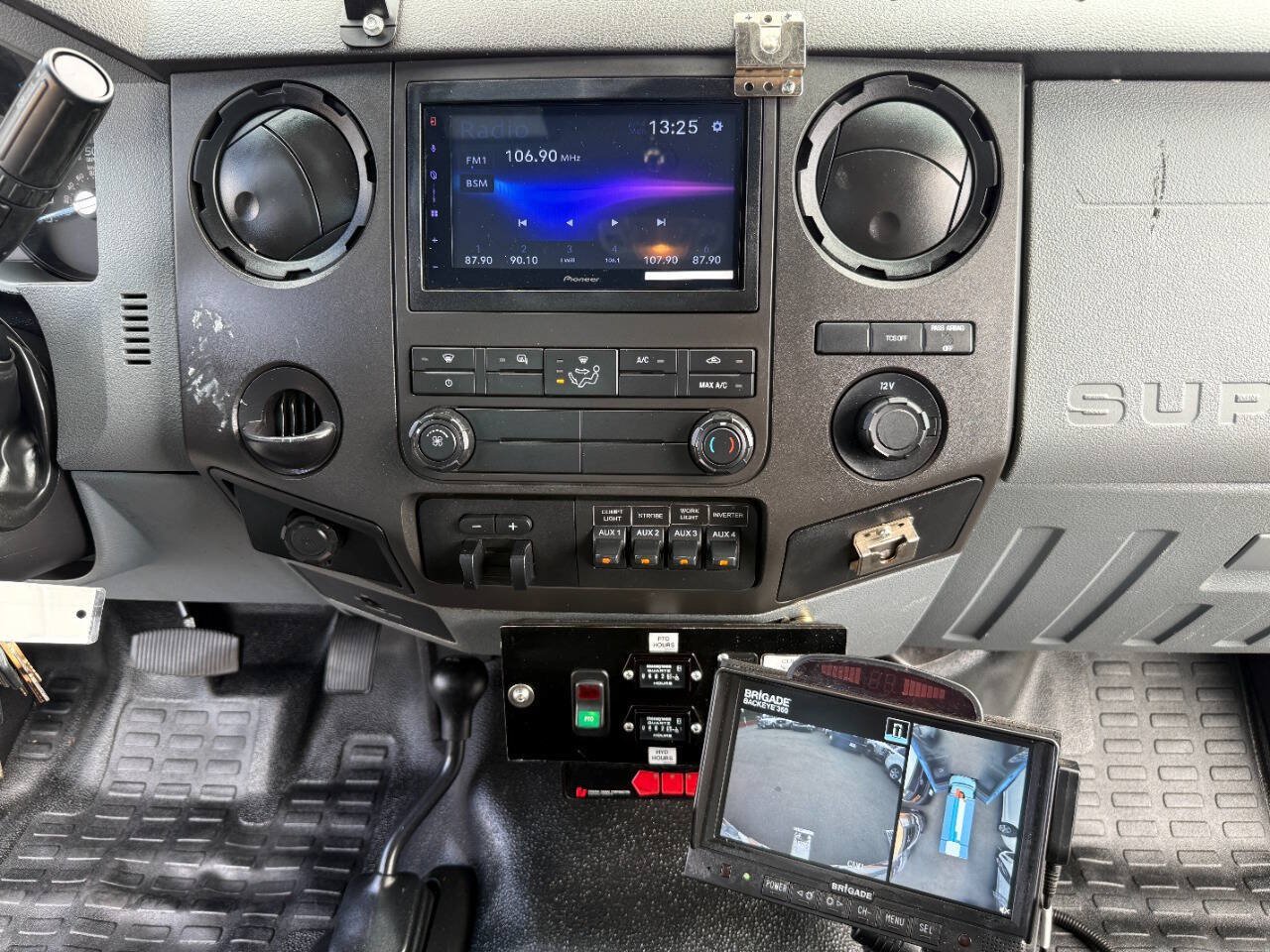 Used 2015 Ford F550 4x4 Regular Cab Super Duty image 53