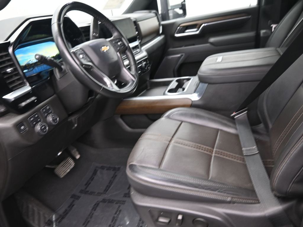 Used 2025 Chevrolet Silverado 3500 High Country w/ High Country Premium Package image 12