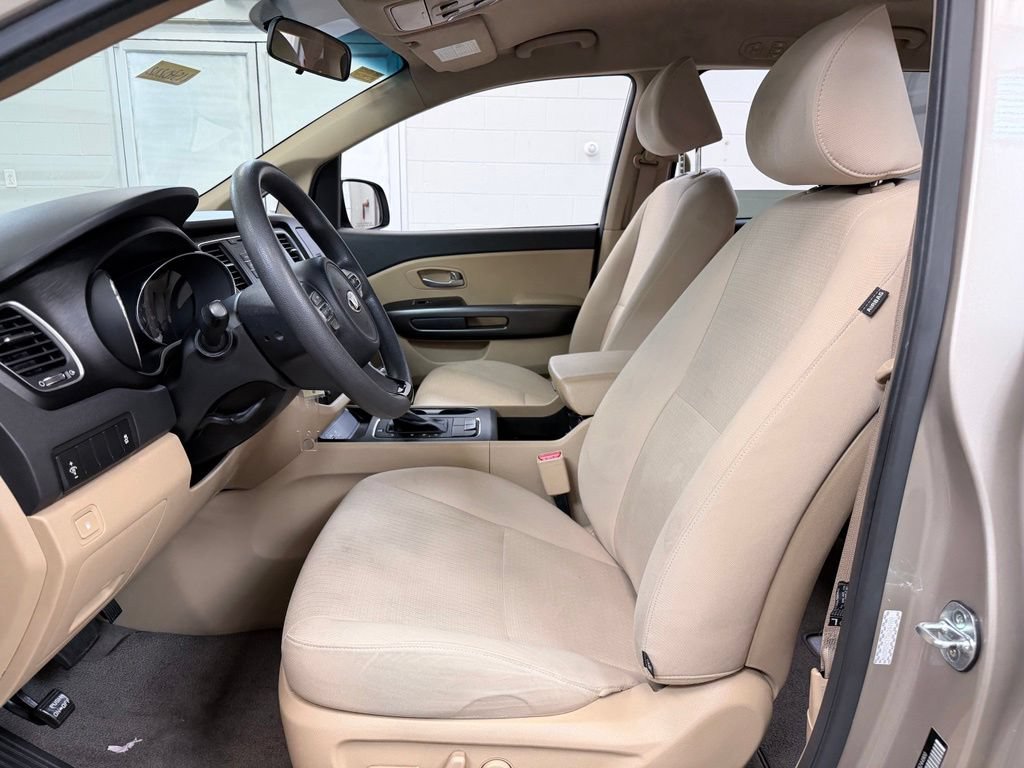 Used 2017 Kia Sedona LX FWD image 13