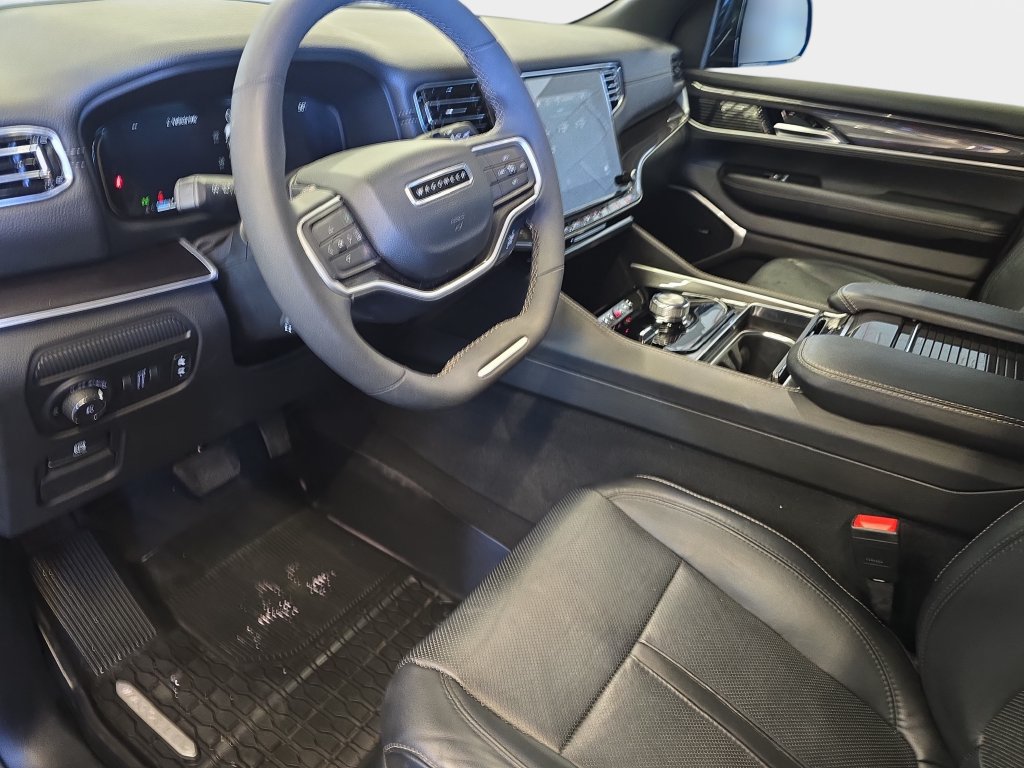 Used 2023 Jeep Wagoneer 4WD image 20