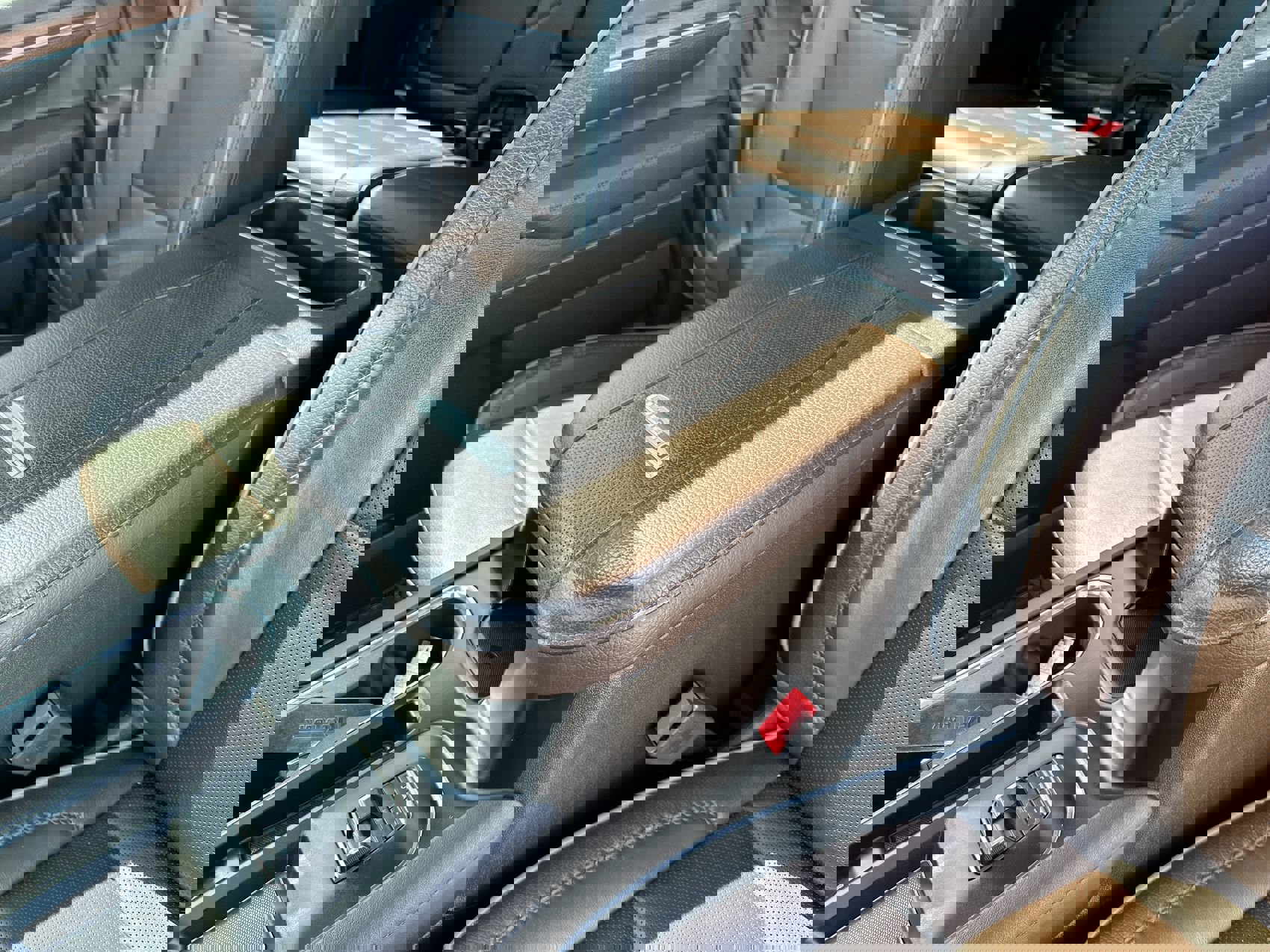 Used 2024 GMC Sierra 3500 Denali w/ Technology Package image 22