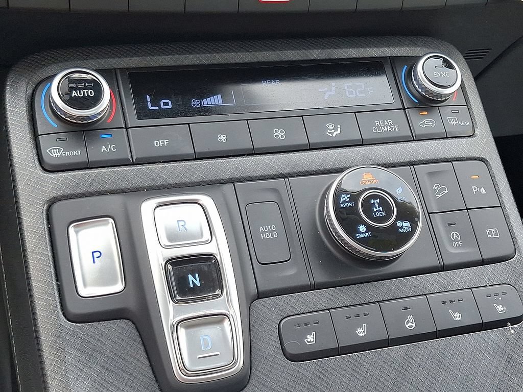 Used 2024 Hyundai Palisade Limited AWD/4WD image 16