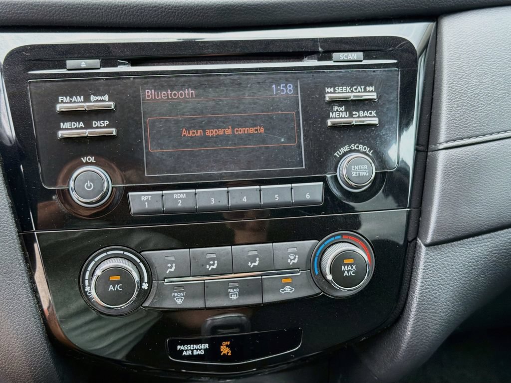 Used 2017 Nissan Rogue SV FWD image 14