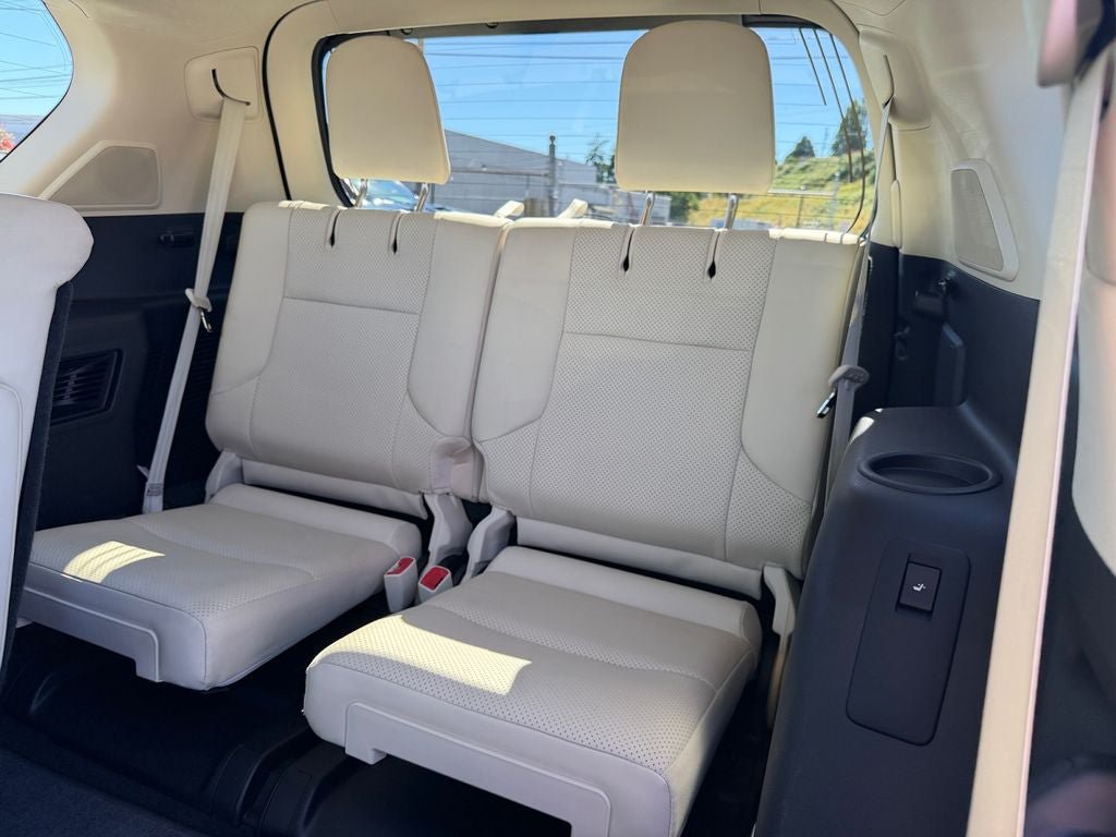 Used 2023 Lexus GX 460 Luxury w/ Sport Design Package AWD/4WD image 33