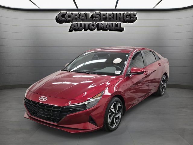 Used 2023 Hyundai Elantra SEL w/ Convenience Package image 3