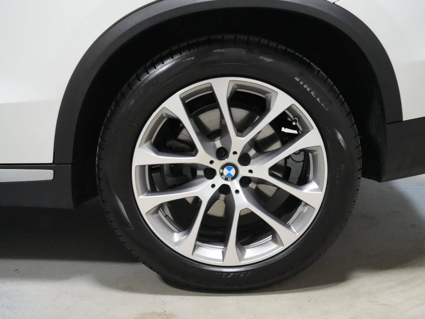 Certified 2024 BMW X5 xDrive40i w/ Premium Package image 38