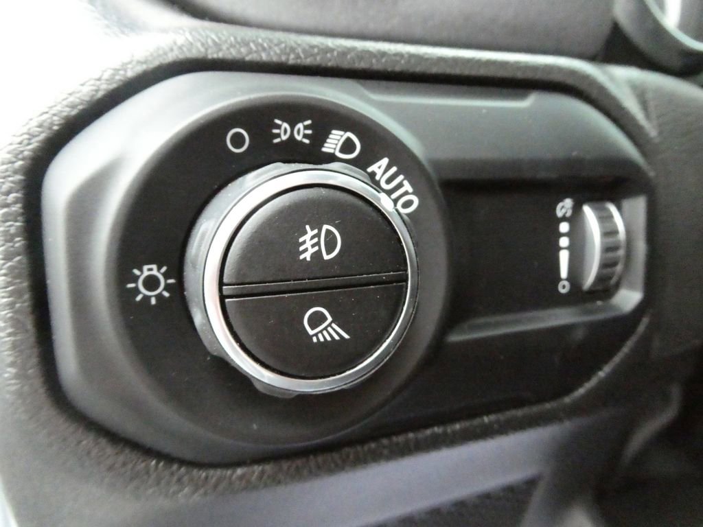 Used 2023 Jeep Gladiator Mojave w/ Cold Weather Group AWD/4WD image 27