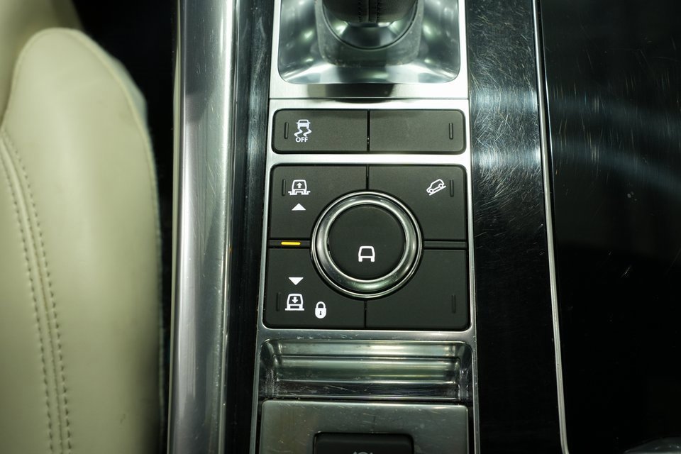 Used 2019 Land Rover Range Rover Sport HSE Dynamic image 34