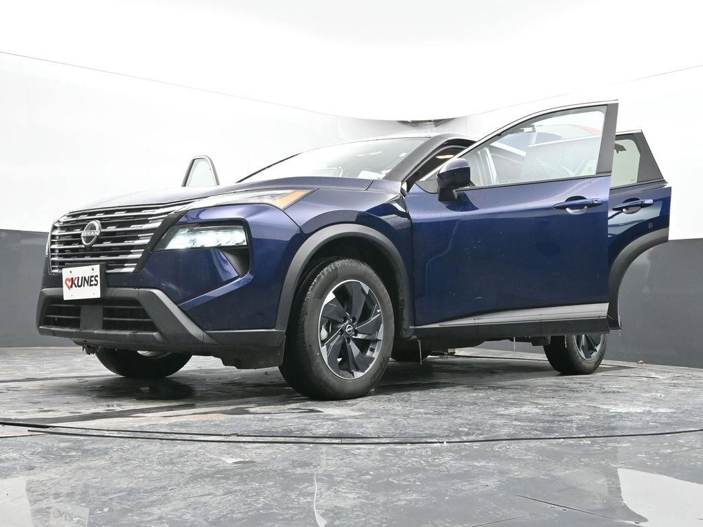 Used 2024 Nissan Rogue SV image 67