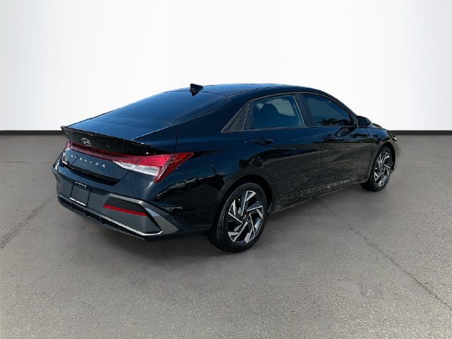 Used 2025 Hyundai Elantra Sport FWD image 22