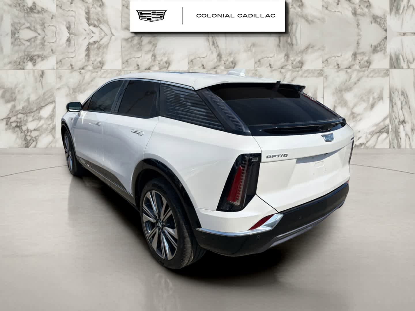 Certified 2025 Cadillac Optiq Luxury 2 AWD/4WD image 3