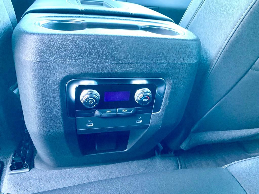 Used 2023 GMC Yukon SLT image 20