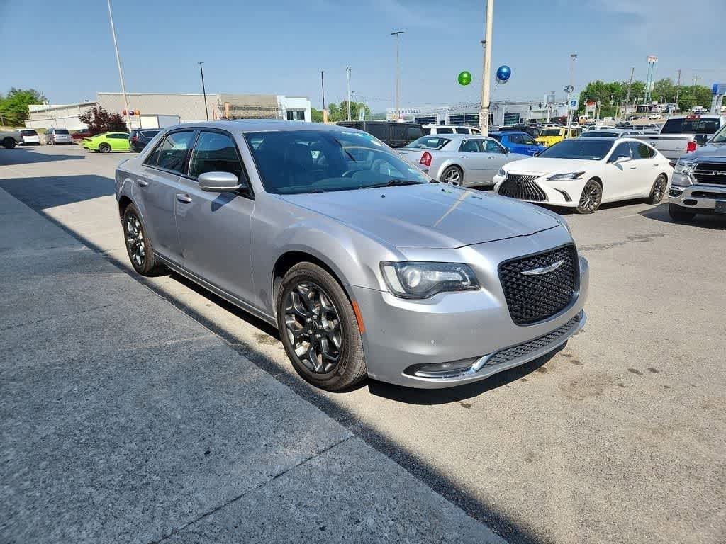 Used 2015 Chrysler 300 S w/ 300S Premium Group AWD/4WD image 7