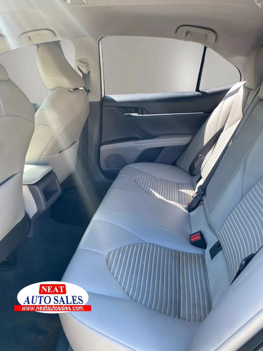 Used 2022 Toyota Camry SE FWD image 10