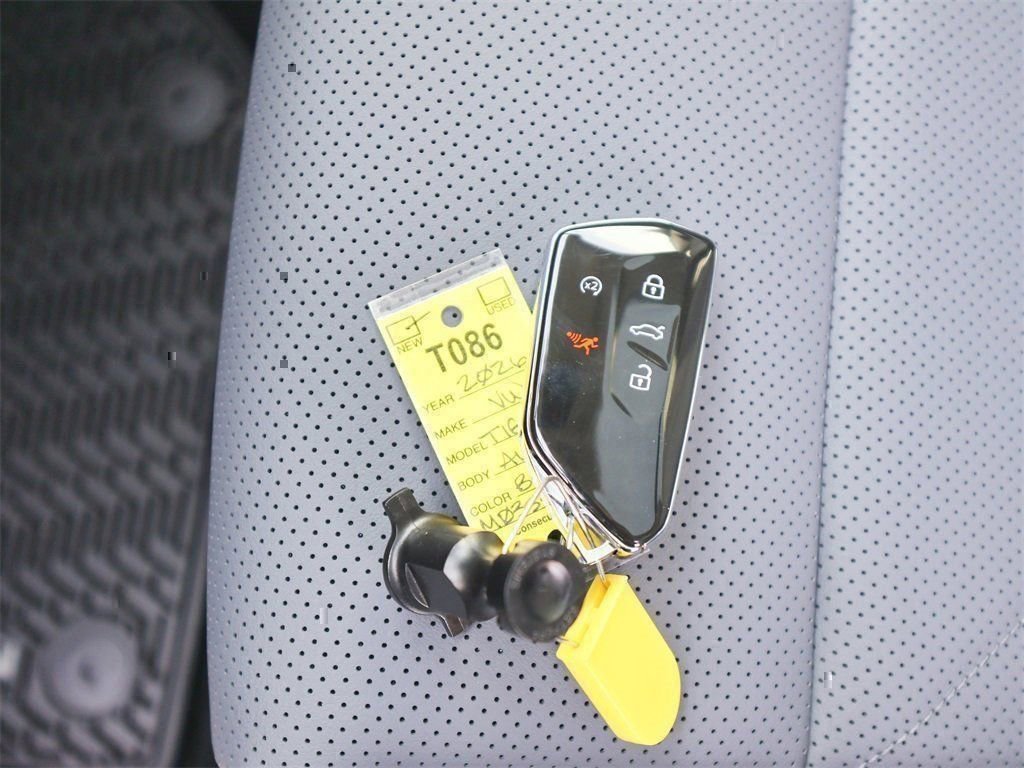 New 2026 Volkswagen Tiguan SE image 27