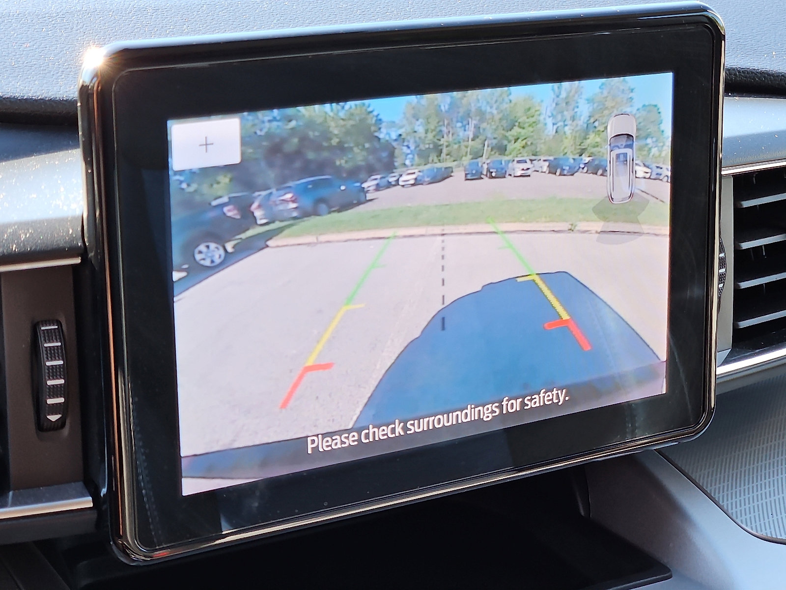 Used 2022 Ford Explorer XLT w/ Equipment Group 202A image 18