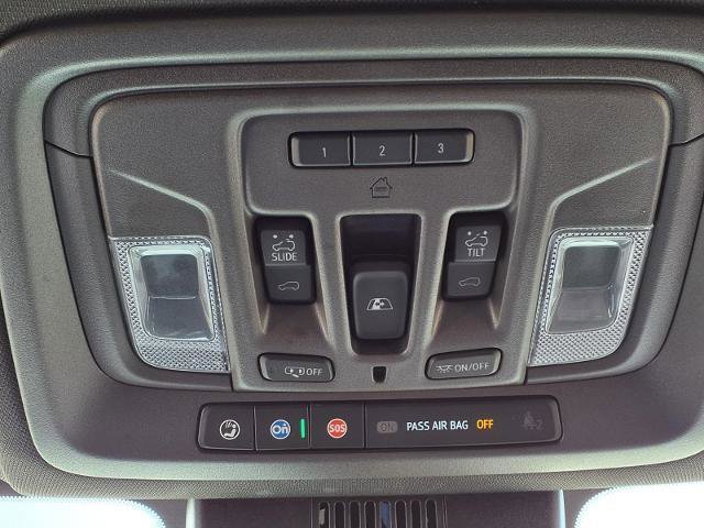 Certified 2025 GMC Sierra 3500 Denali w/ Denali Reserve Package image 18