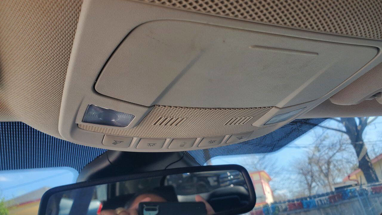 Used 2022 Ford Edge Titanium AWD/4WD image 17