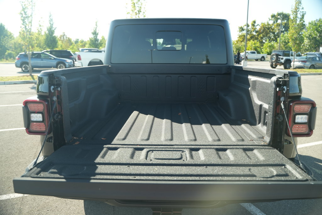 New 2026 Jeep Gladiator Sport AWD/4WD image 15