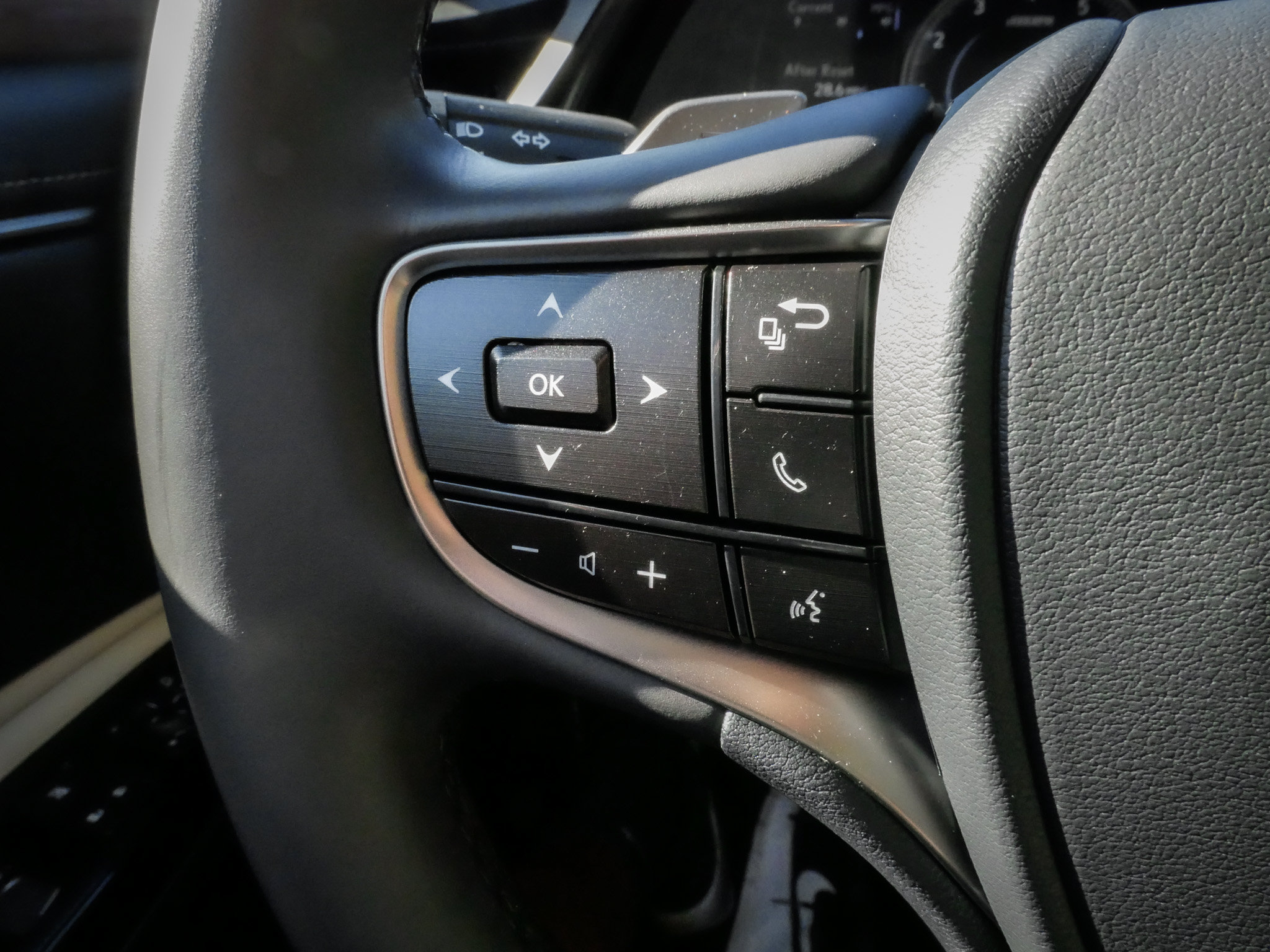 Used 2024 Lexus ES 350 w/ Premium Package FWD image 19