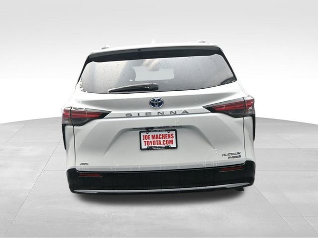 Used 2024 Toyota Sienna Platinum image 6