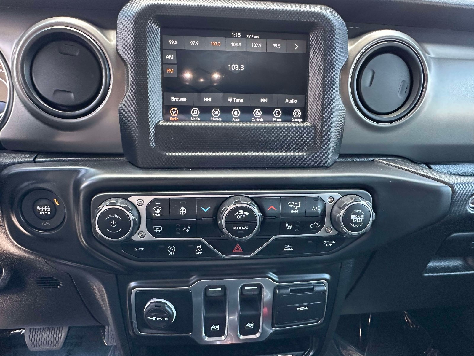 Used 2022 Jeep Wrangler Sport AWD/4WD image 7