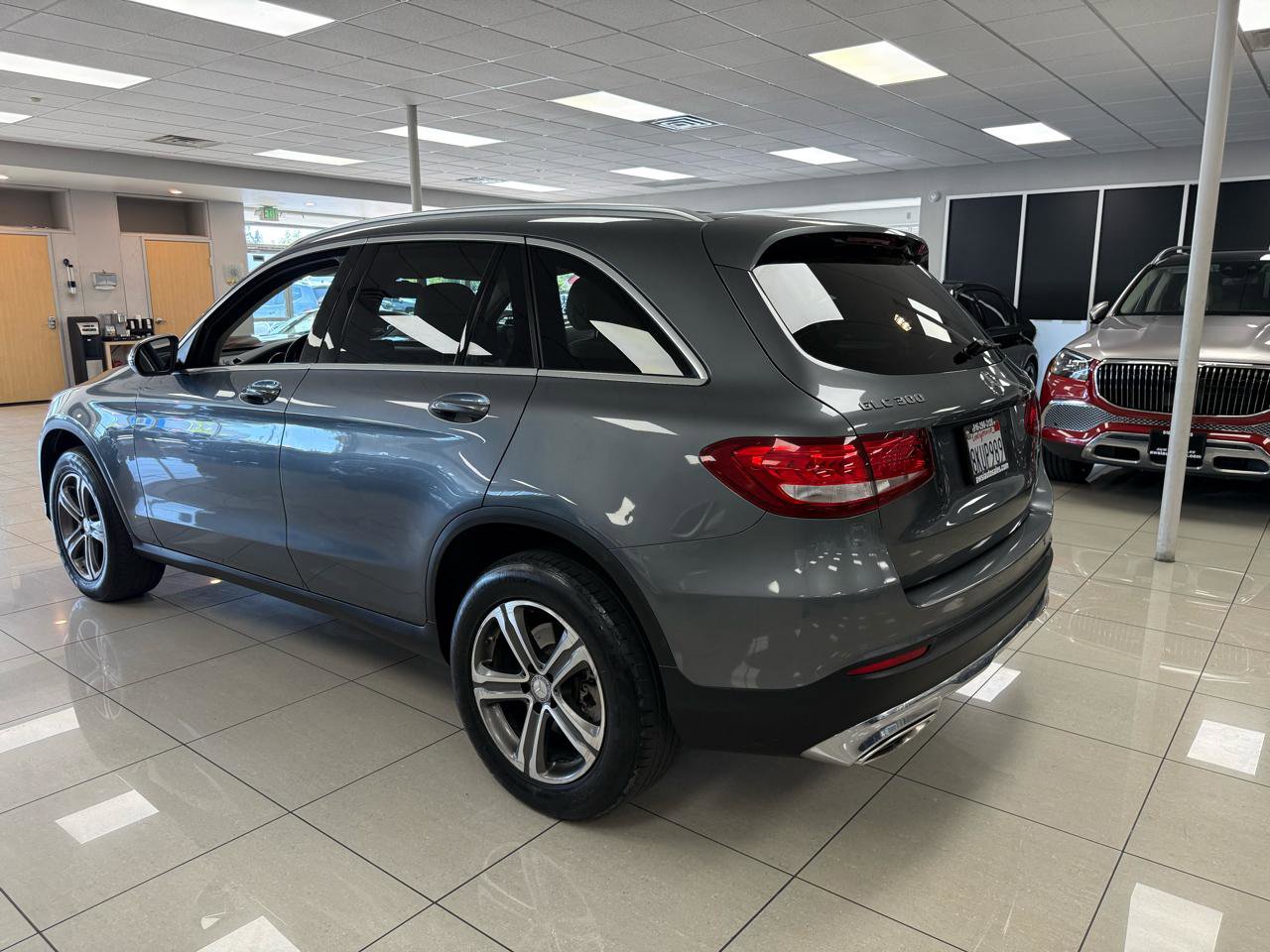 Used 2017 Mercedes-Benz GLC 300 4MATIC image 7