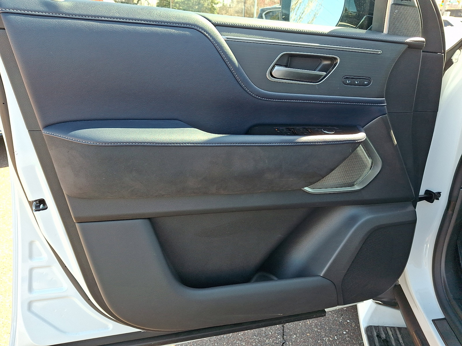 New 2026 INFINITI QX80 4WD w/ Sport Exterior Package image 9