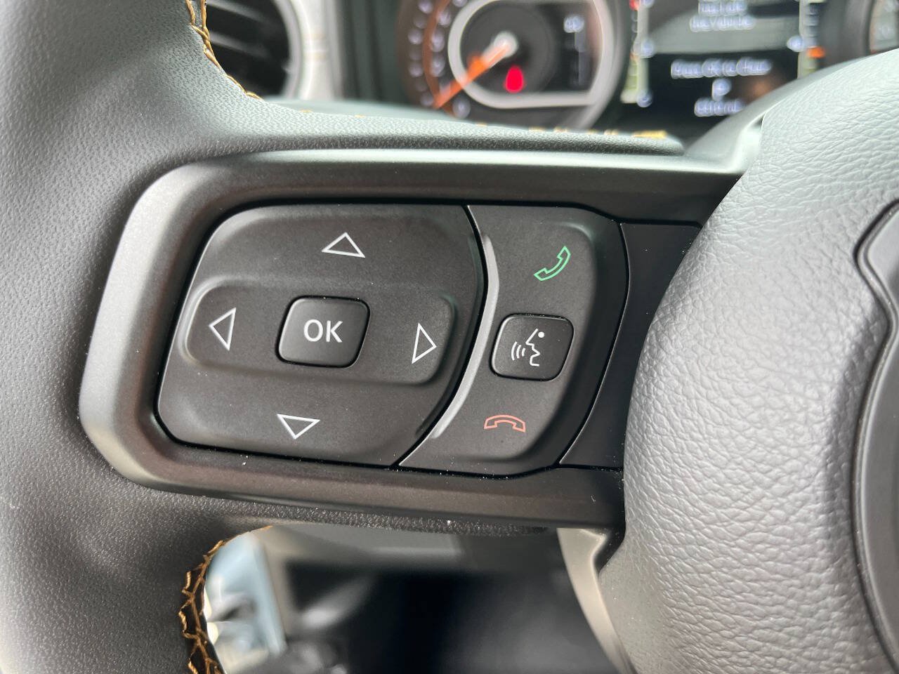 Used 2024 Jeep Gladiator Sport AWD/4WD image 30