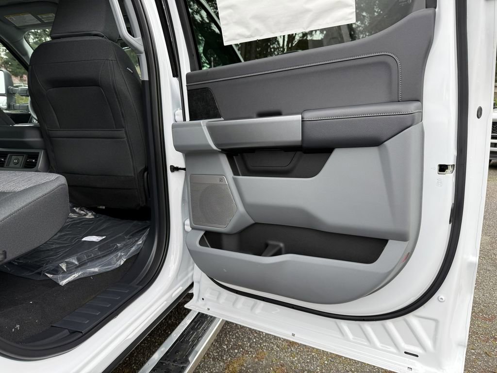 New 2026 Ford F350 XLT w/ XLT Premium Package image 15