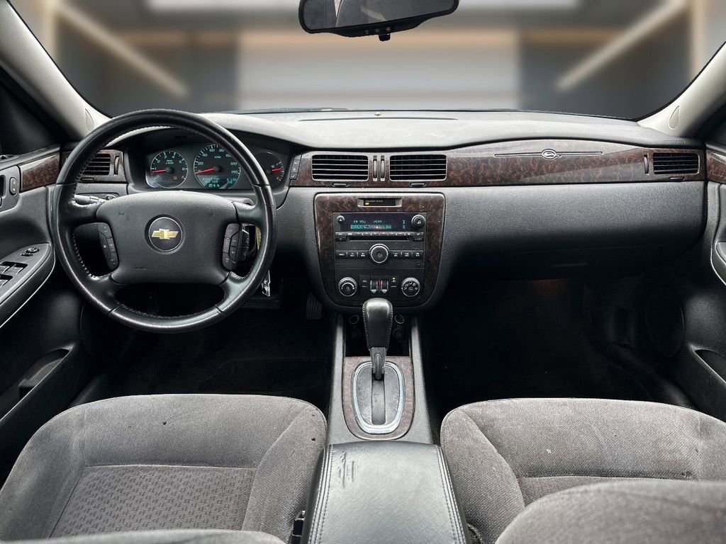 Used 2013 Chevrolet Impala LT w/ LT Sunroof Package FWD image 9
