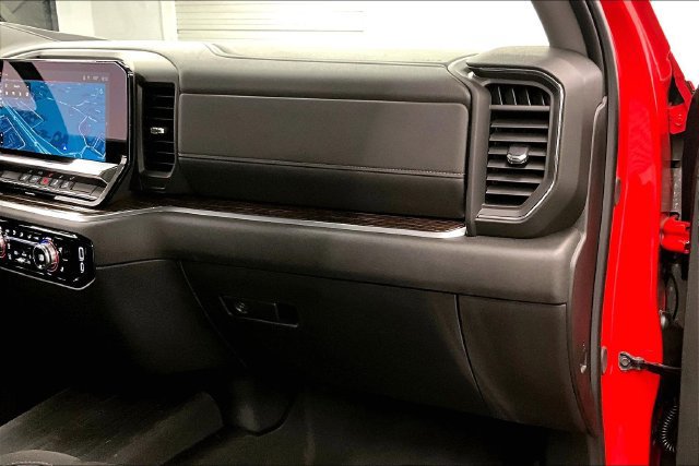 Used 2025 GMC Sierra 2500 SLE w/ SLE Value Package; AWD/4WD image 19