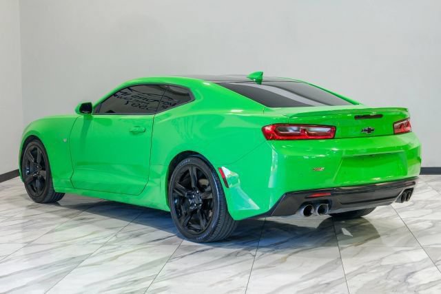 Used 2017 Chevrolet Camaro LT RWD image 15