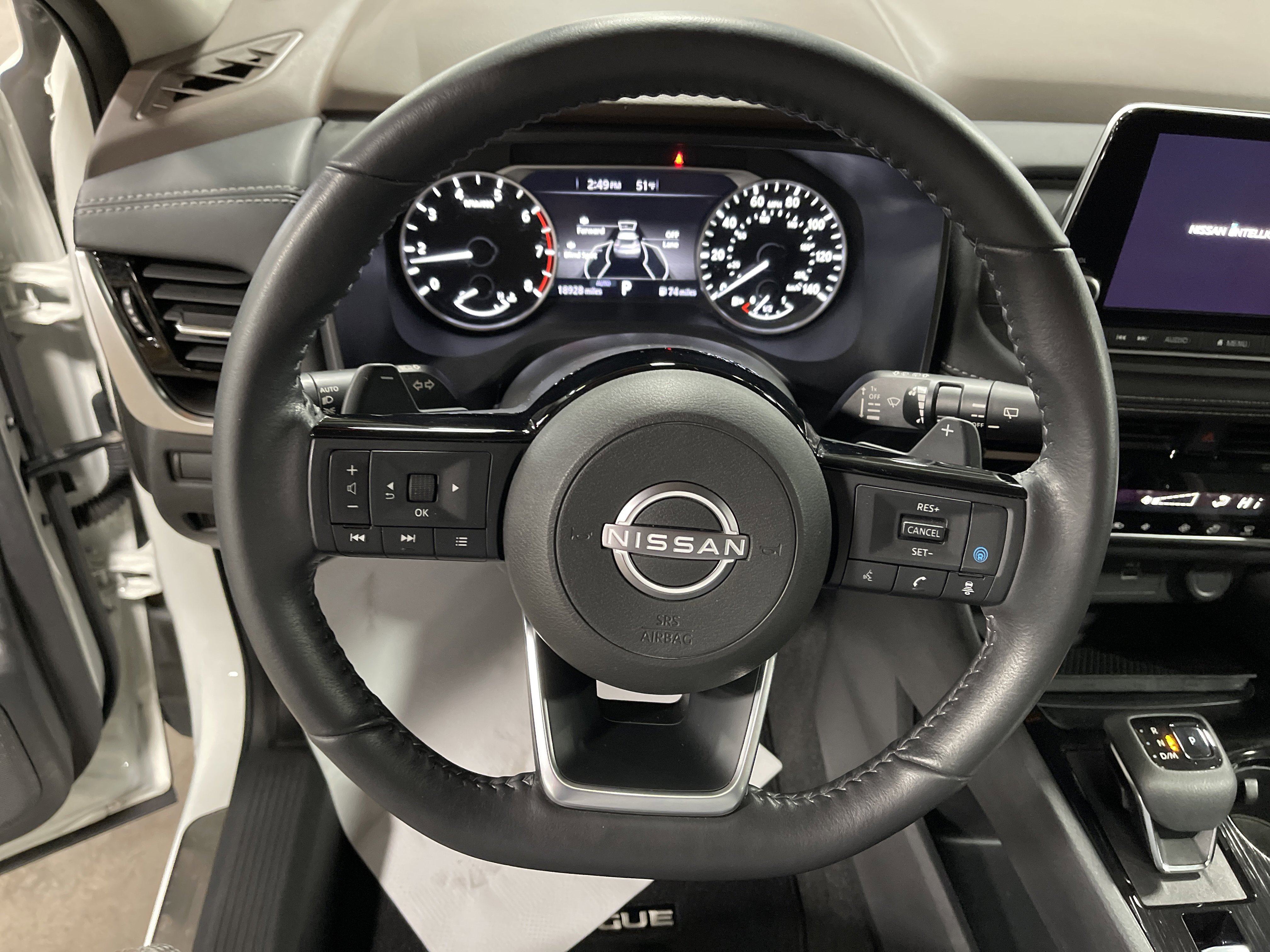 Used 2023 Nissan Rogue SV w/ SV Premium Package image 18