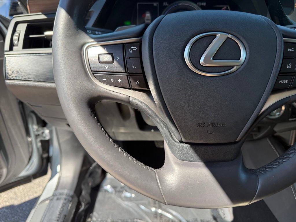 Used 2024 Lexus ES 300h w/ Premium Package FWD image 10