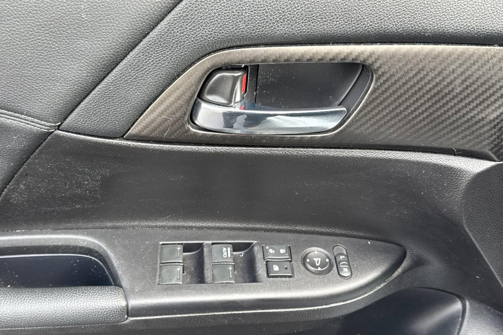 Used 2017 Honda Accord Sport image 11