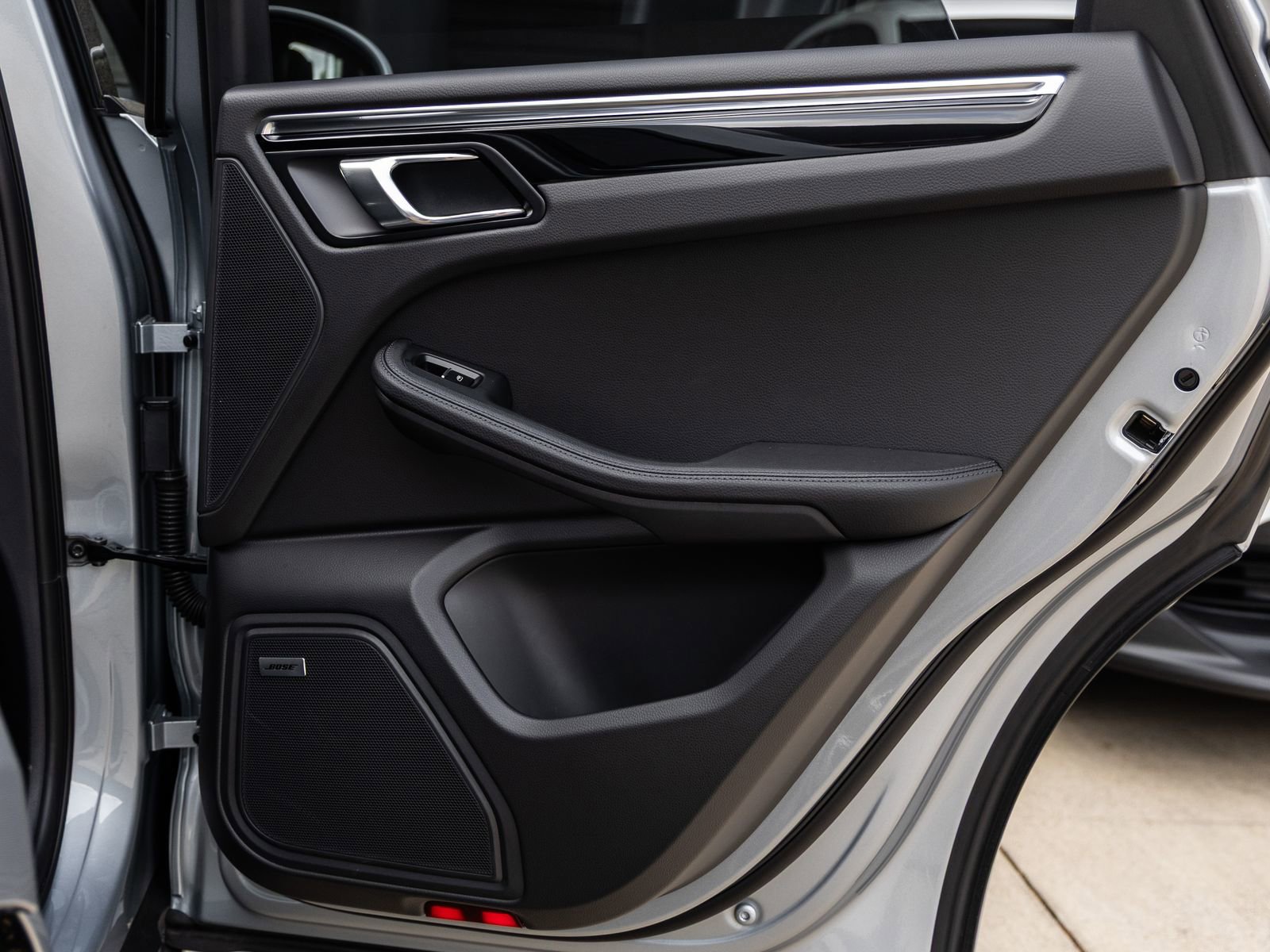 Used 2026 Porsche Macan image 38