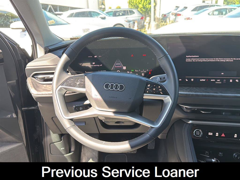 Used 2025 Audi Q5 Premium Plus w/ Premium Plus AWD/4WD image 2