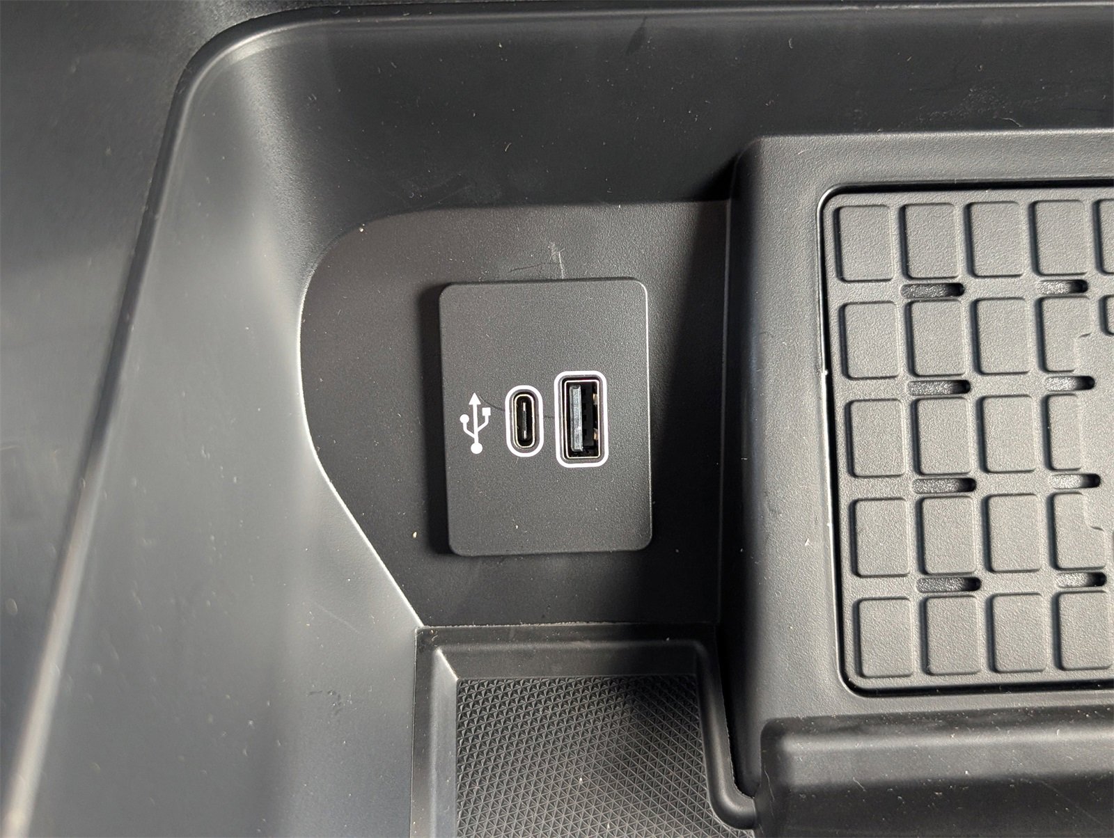 New 2025 Ford F150 XLT w/ Equipment Group 303A High image 24