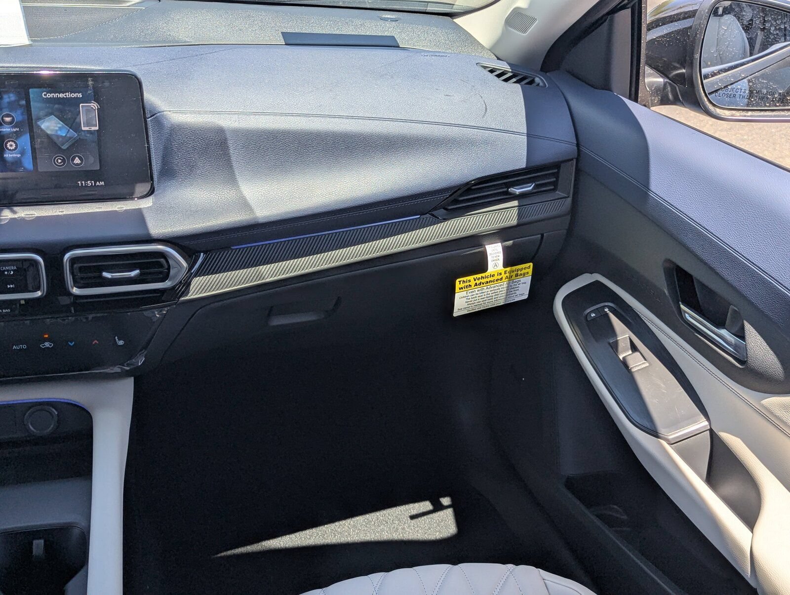 New 2026 Nissan Sentra SL w/ Floor Mat Package FWD image 23