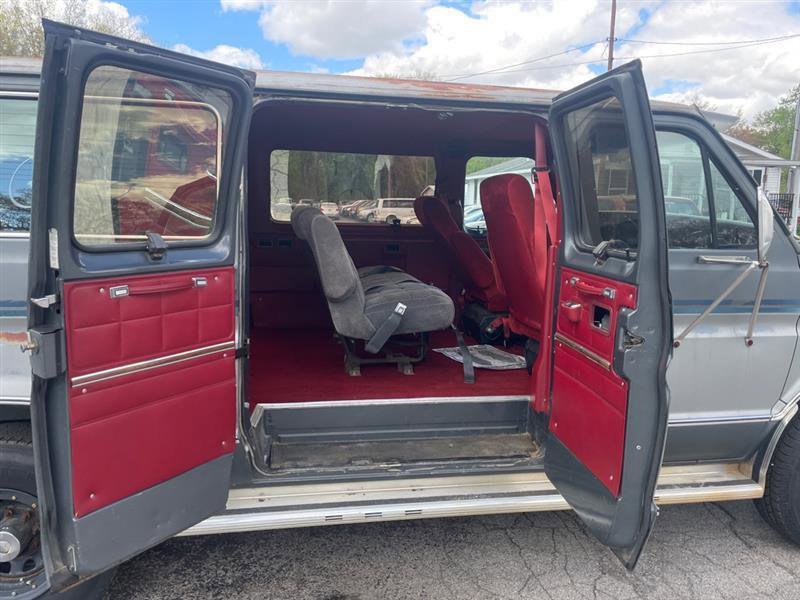 Used 1989 Ford E-250 and Econoline 250 Club Wagon RWD image 10