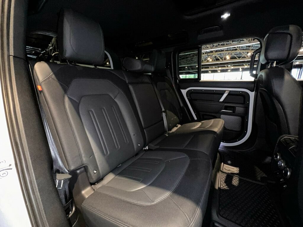 Used 2022 Land Rover Defender 110 X-Dynamic HSE AWD/4WD image 31