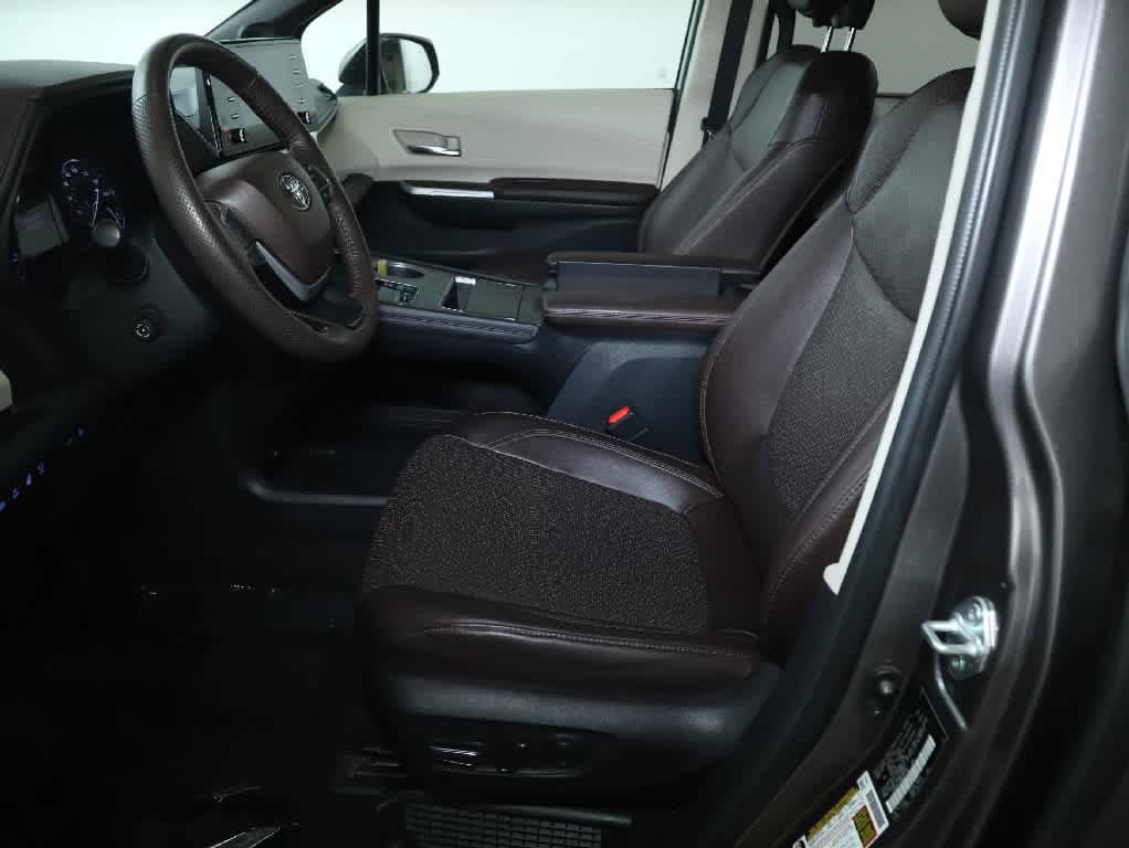 Certified 2022 Toyota Sienna Platinum AWD/4WD image 19