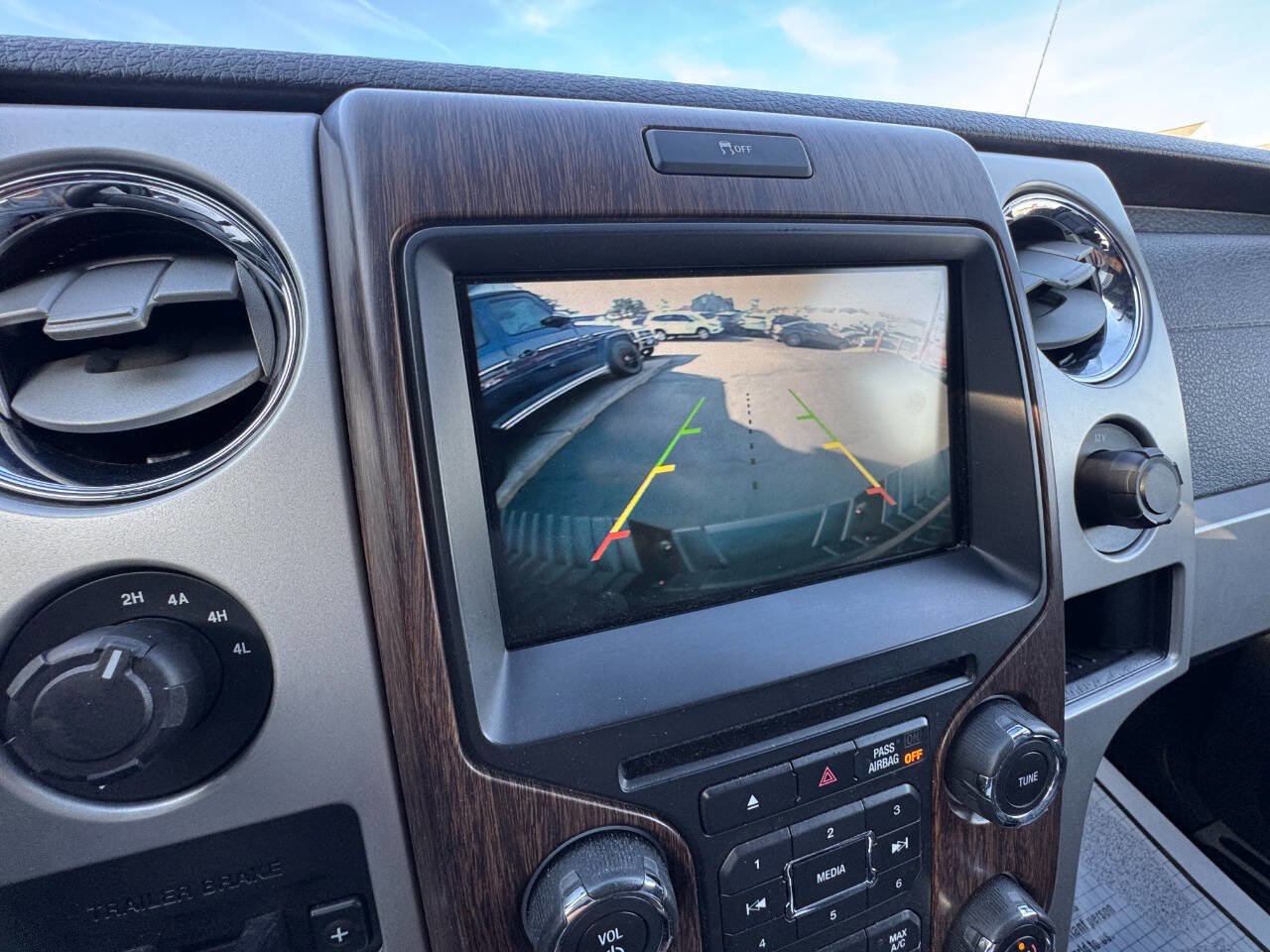 Used 2014 Ford F150 Lariat w/ Equipment Group 502A Luxury image 27