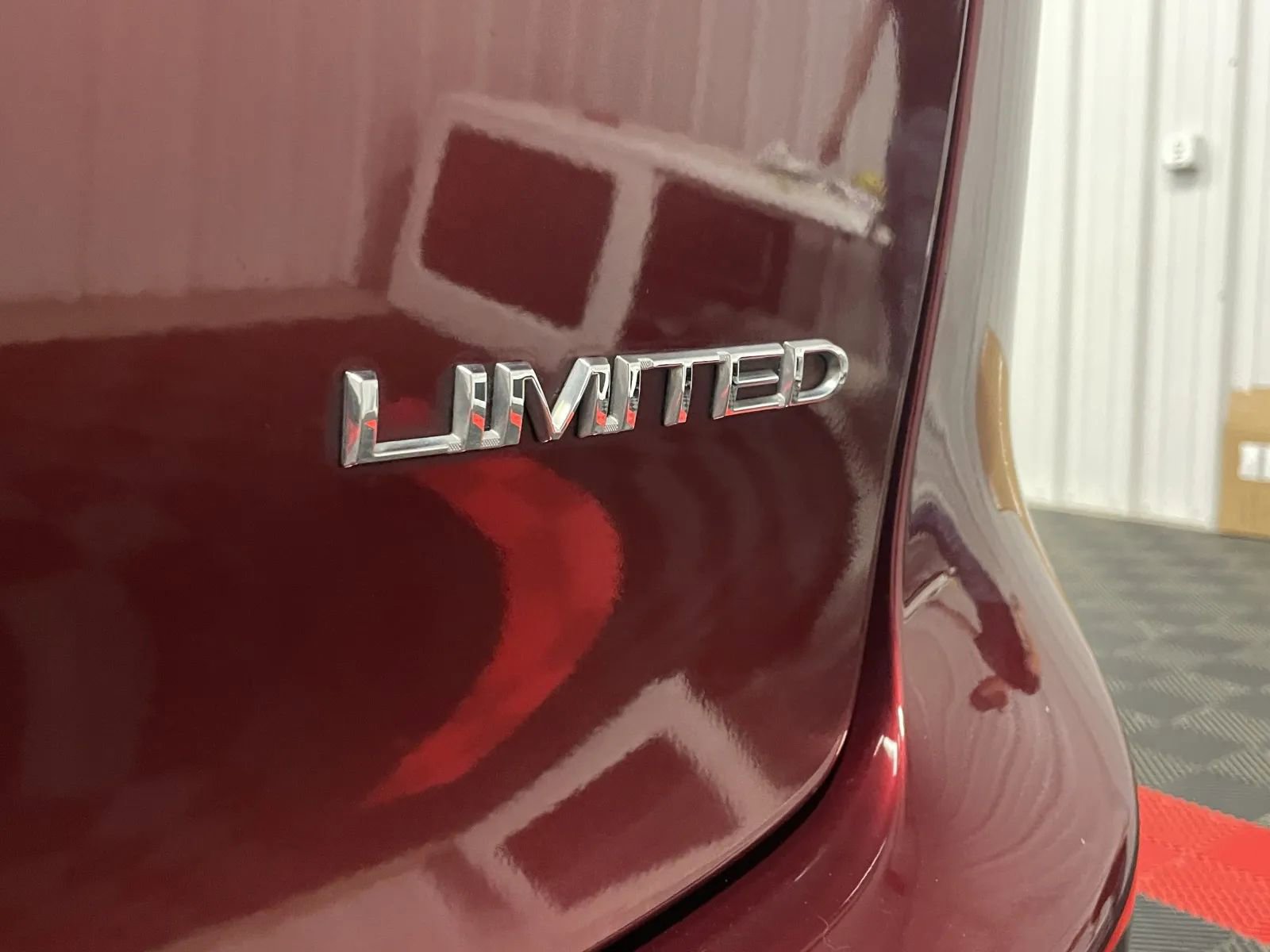 Used 2019 Chrysler Pacifica Limited w/ Tire & Wheel Group image 16