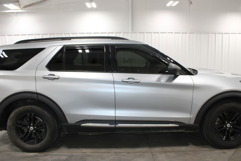 Used 2020 Ford Explorer XLT w/ Comfort Package RWD image 11