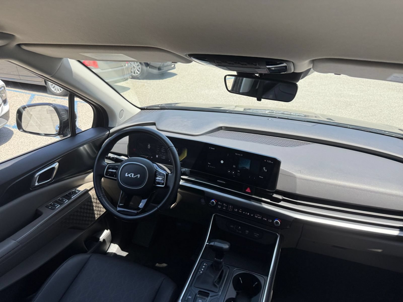 Used 2026 Kia Carnival FWD image 36